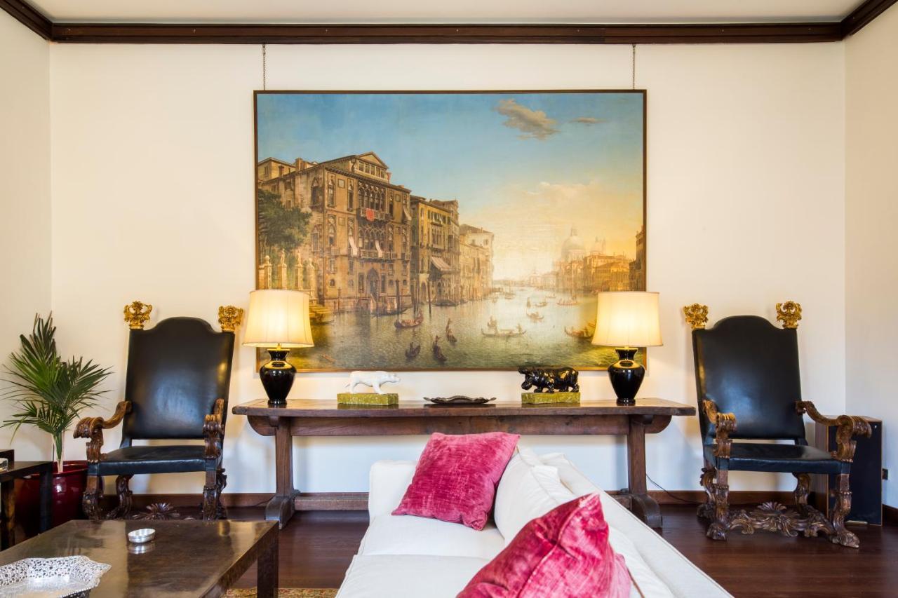 Palazzo Berardi: Renaissance Downtown Luxury * Roma