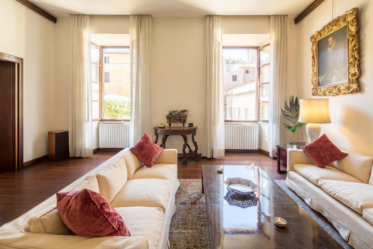 Palazzo Berardi: Renaissance Downtown Luxury * Rome